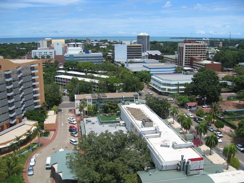 darwin.jpg - Darwin ist die größte Stadt und Hauptstadt im Northern Territory  sowie die nördlichste Großstadt des Landes mit ca. 115.000 Einwohnern Darwin wurde 1869 gegründet und seither dreimal nach fast vollständiger durch Zyklone verursachter Zerstörung wieder aufgebaut.  Bildquelle: Wikipedia