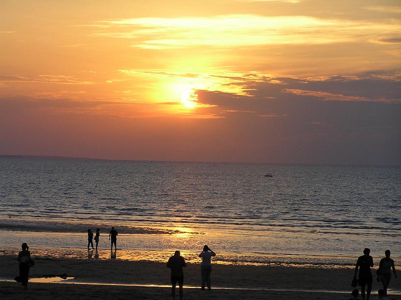 sonnenuntergangdarwin.jpg - Richtig, auf den einzigartigen Sonnenuntergang.