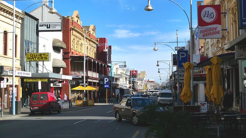 adelaide04.jpg - Hindley Street. Das ist das Vergnügungsviertel von Adelaide.