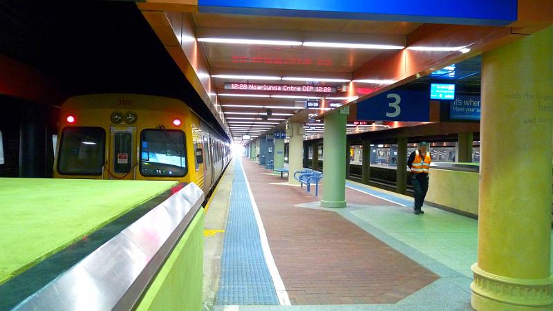 adelaide103.jpg - Bahnhof.  Adelaide Railway Station.