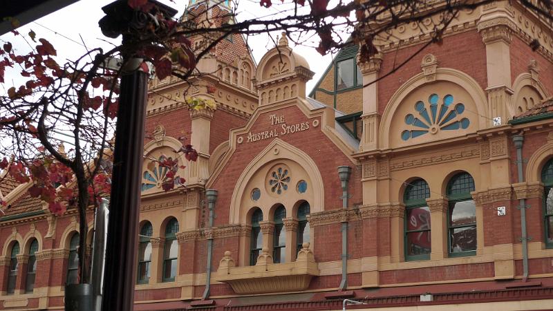 adelaide119.jpg - Hausfassade eines alten Geschäftshauses in der Hindley Street.