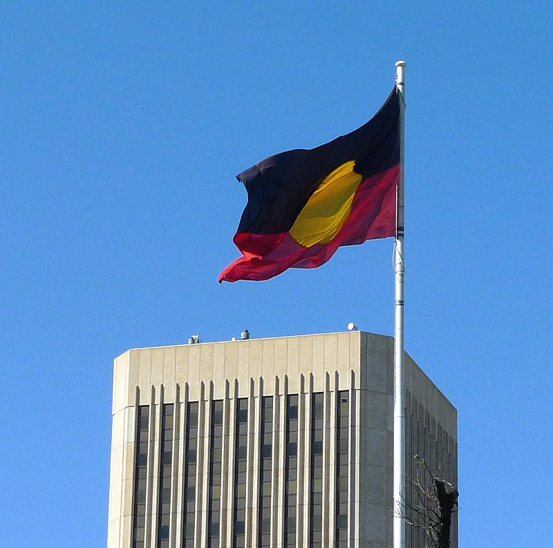 adelaide126.jpg - Flagge der Aborigines.