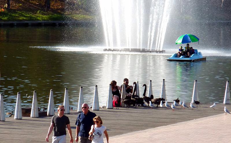 adelaide49.jpg - Elder Park, entlang dem River Torrens.