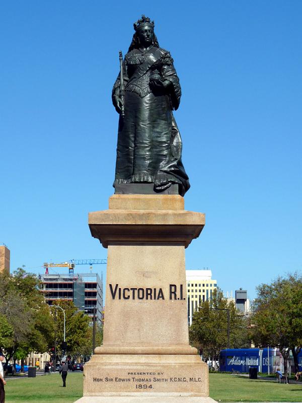 adelaide80.jpg - Der Platz wurde am 23. Mai 1837 nach Prinzessin Victoria, Thronfolger des britischen Thron benannt. Weniger als einen Monat später starb der König und Victoria wurde Königin.