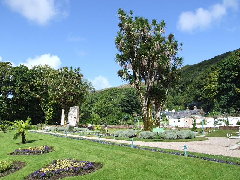 irland169.jpg - Park von Kylemore-Abbey