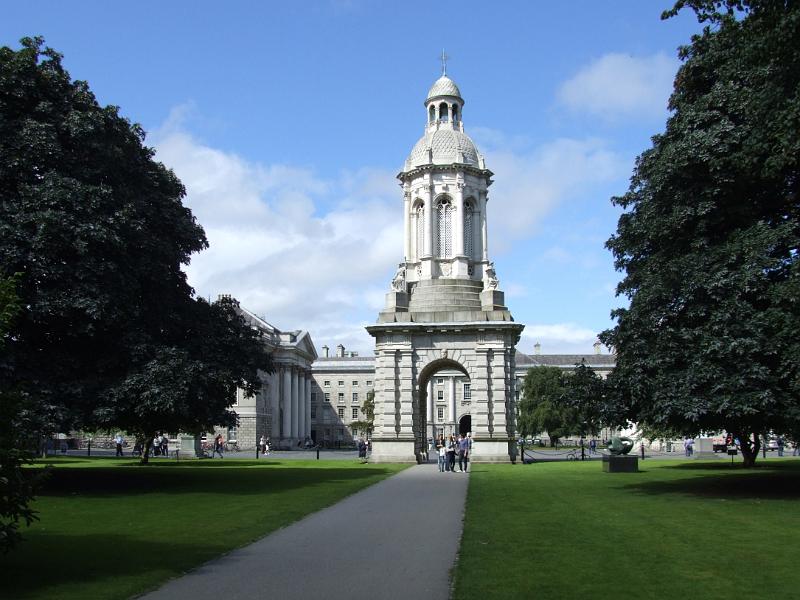 irland048.jpg - Die Universität Dublin wurde 1592 von Königin Elisabeth I.  gegründet und ist somit Irlands älteste Universität.